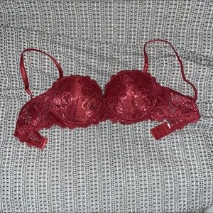 Red lace push-up bra